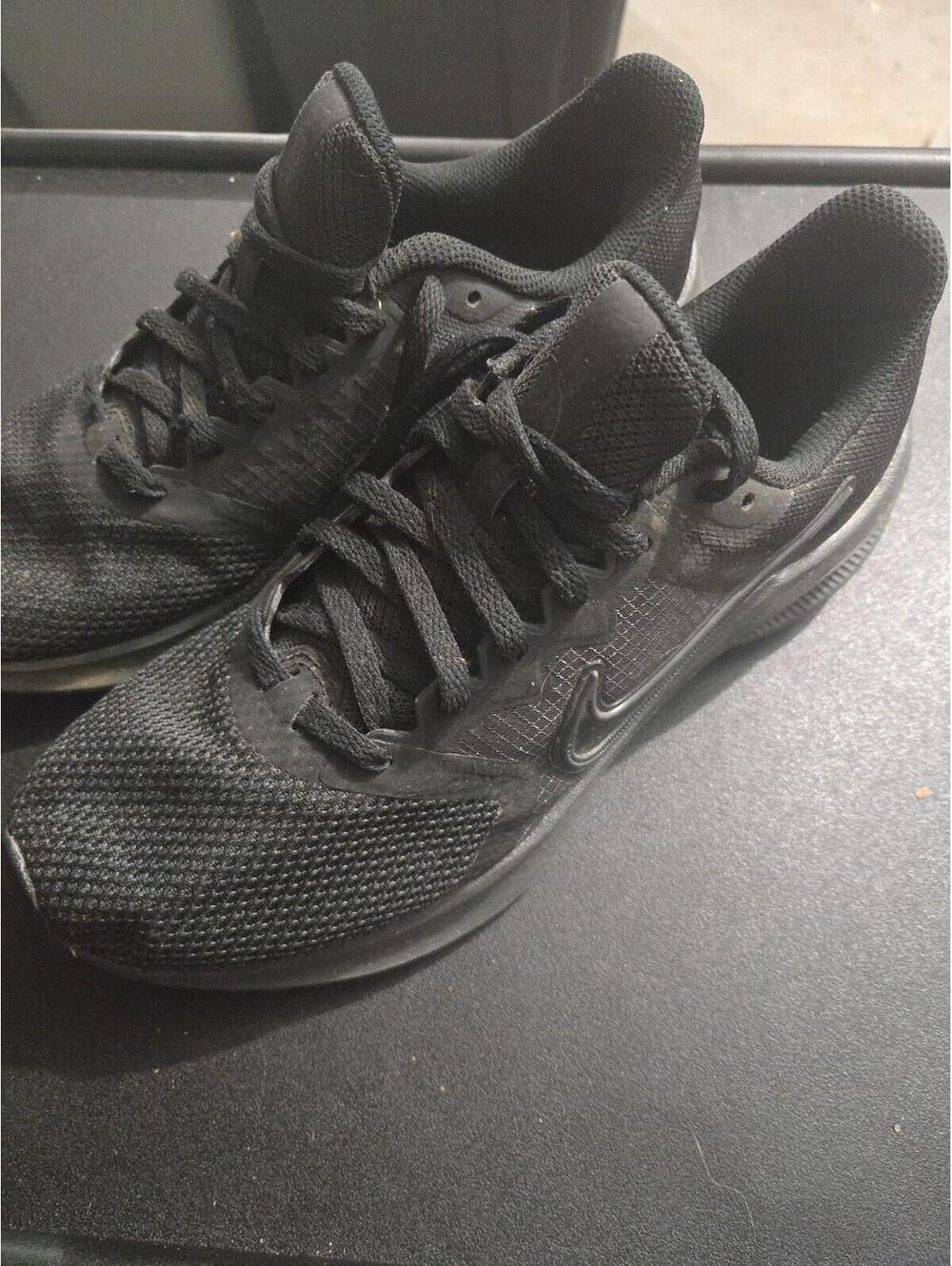 Nike Downshifter 11 Men's Running Shoes - Triple Black Size 8
